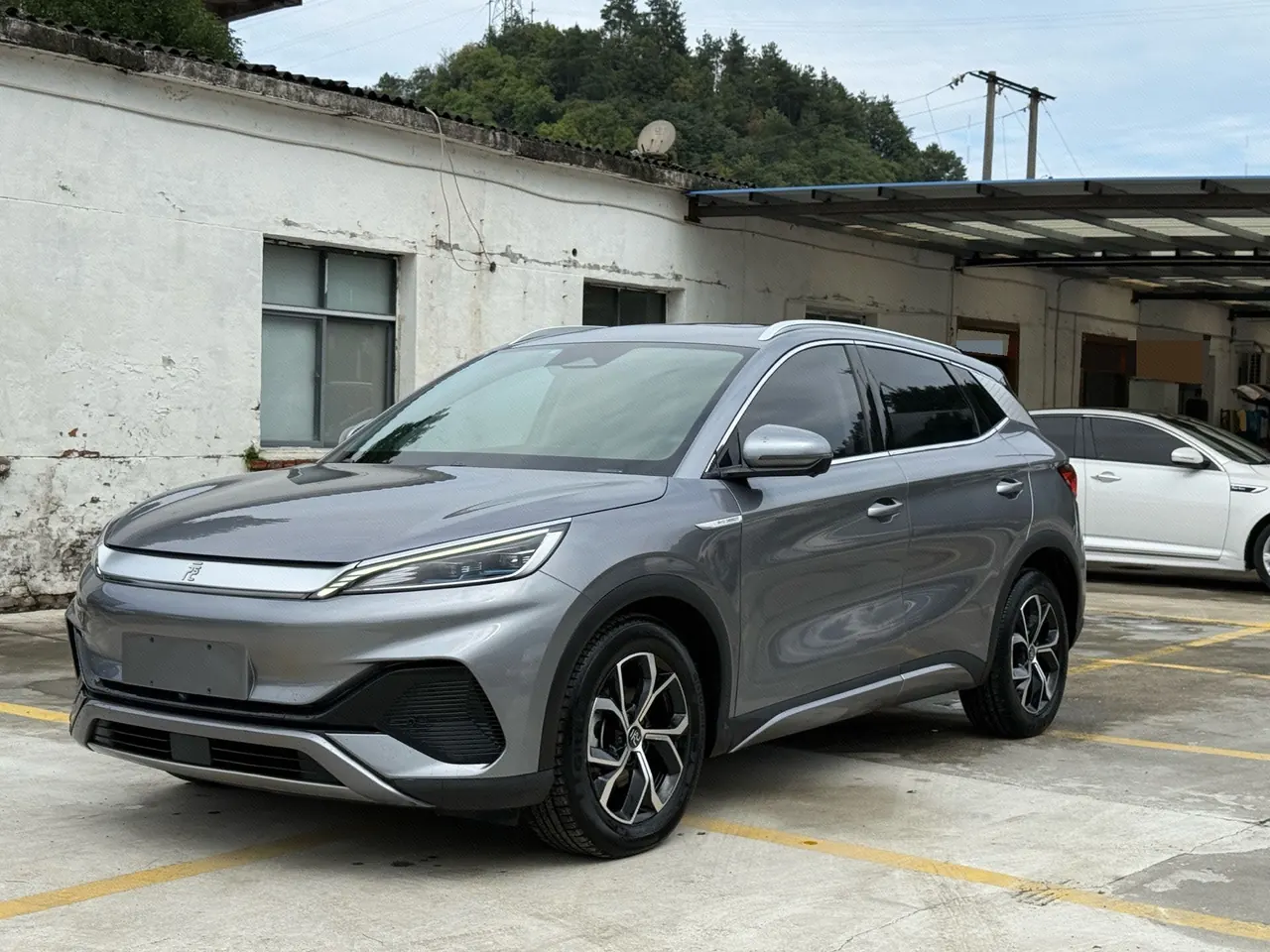 Open image lightbox: BYD Yuan PLUS 2022 Yuan PLUS 430KM Honorable Automatic Gear