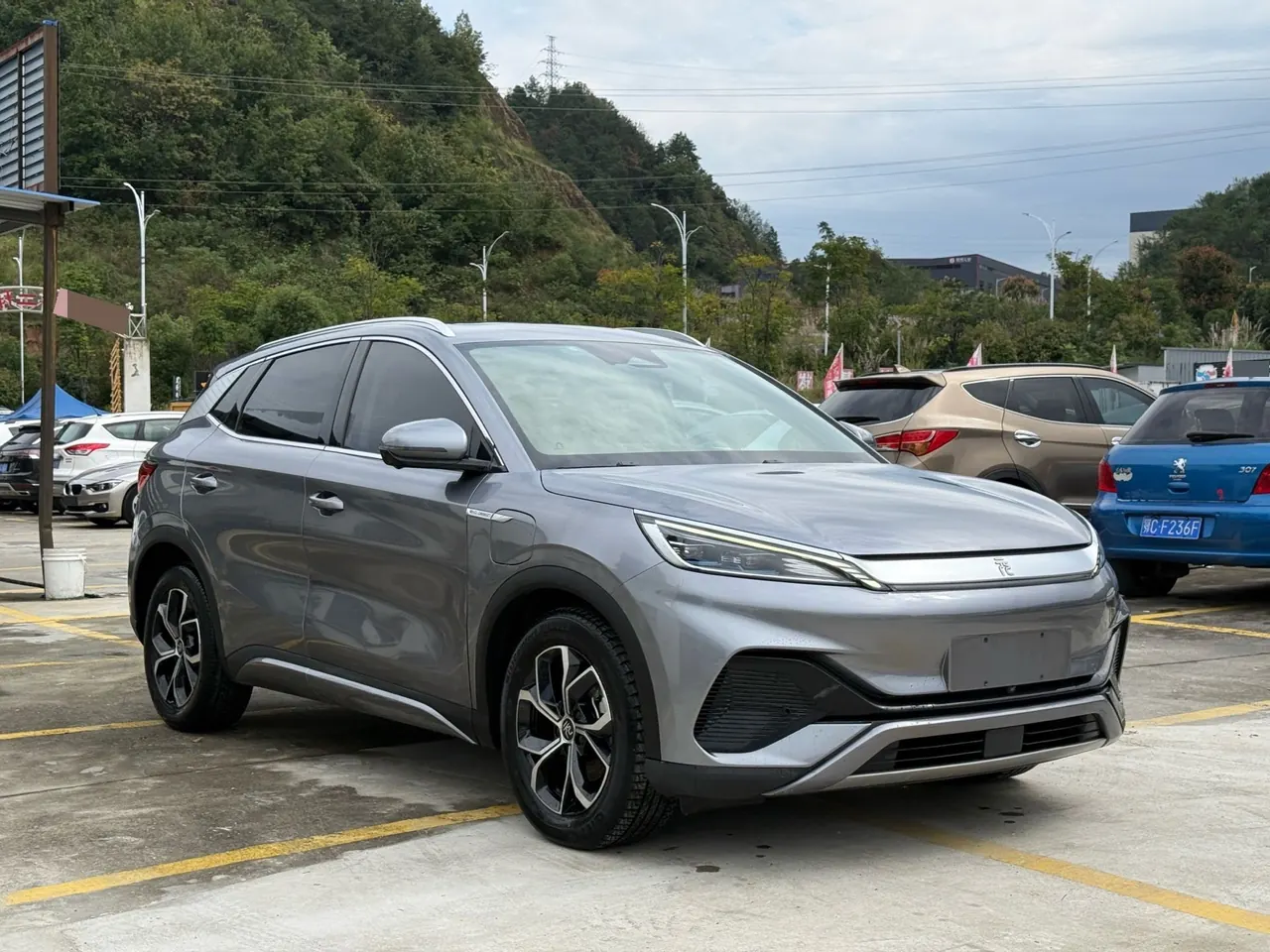 BYD Yuan PLUS 2022 Yuan PLUS 430KM Honorable Automatic Gear 3