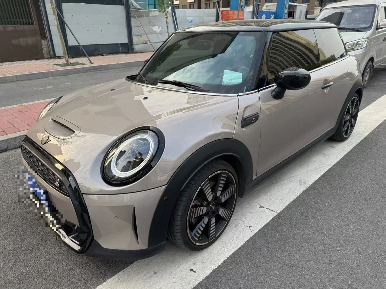 MINI Mini (imported) 2023 Mini Cooper S 2.0T artist (modified) automatic gear - View 1
