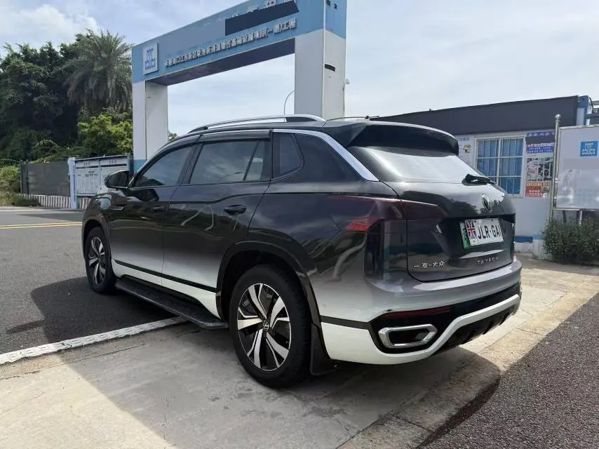 Volkswagen 2022 GTE 1.4T Luxury Automatic Gear 3