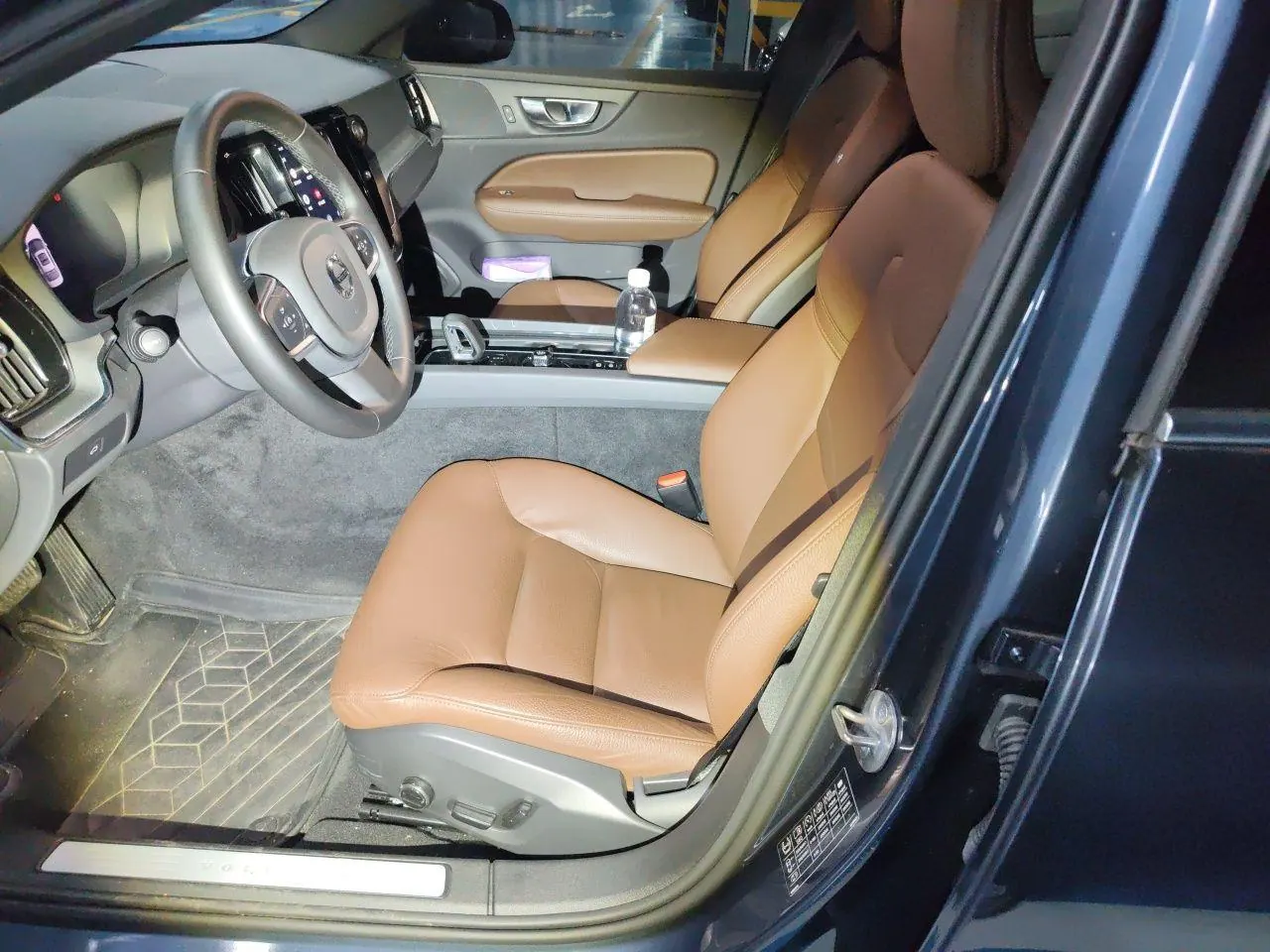 Volvo 2026 S60 48V 2.0T B4 Zhiyi Deluxe Edition Automatic Gear 7