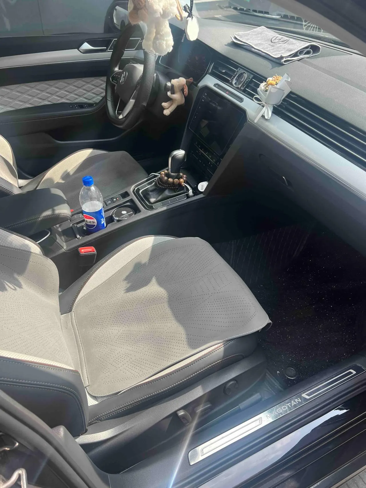 Volkswagen 2023 Magotan 2.0TSI 330TSI 2 million Commemorative Luxury Automatic Gear 5