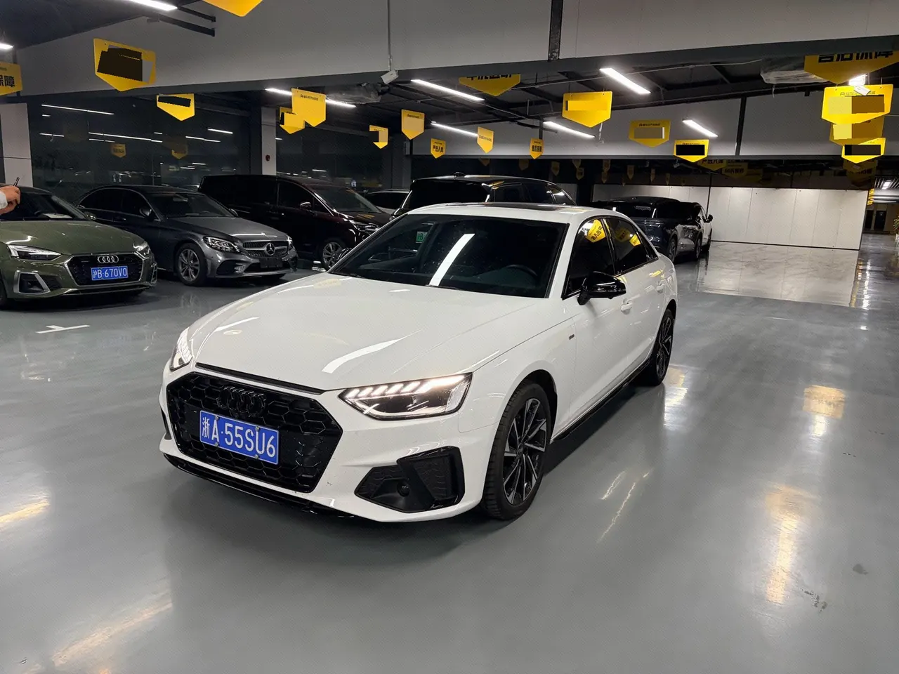 Audi 2023 A4L 2.0TFSI 40TFSI Deluxe Dynamic Automatic - View 1