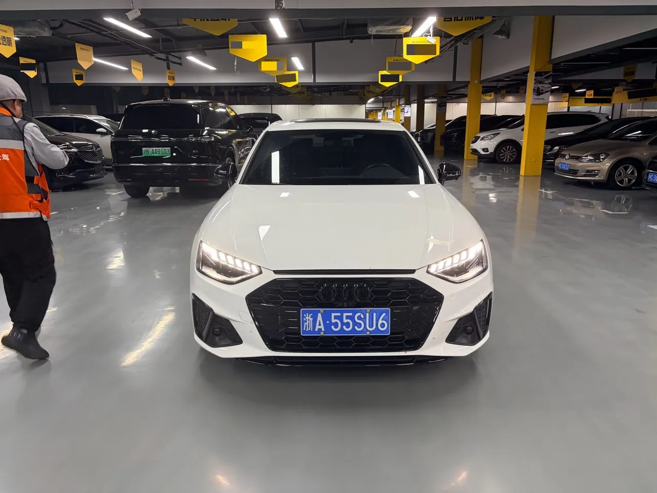 Audi 2023 A4L 2.0TFSI 40TFSI Deluxe Dynamic Automatic 2