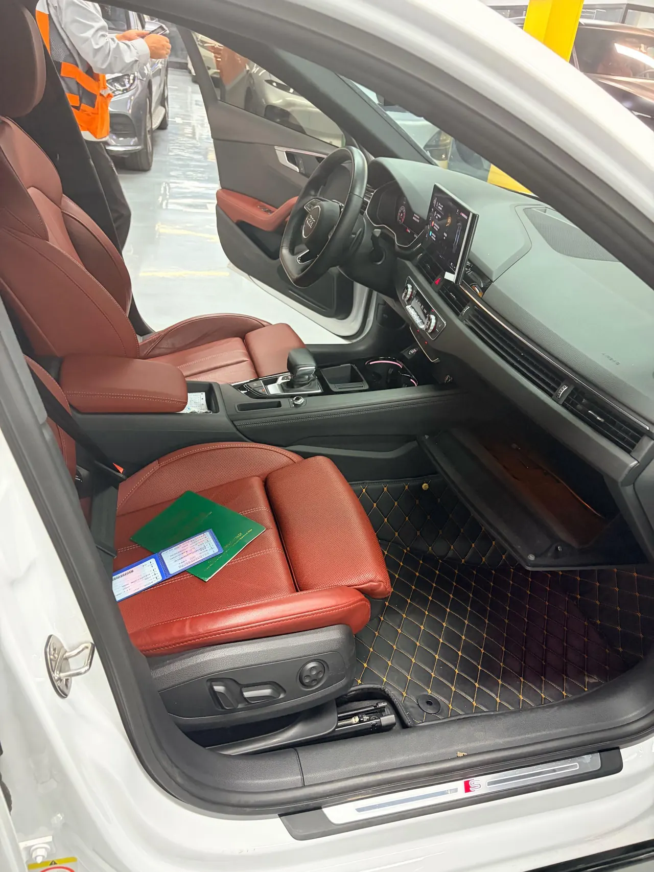 Audi 2023 A4L 2.0TFSI 40TFSI Deluxe Dynamic Automatic 3