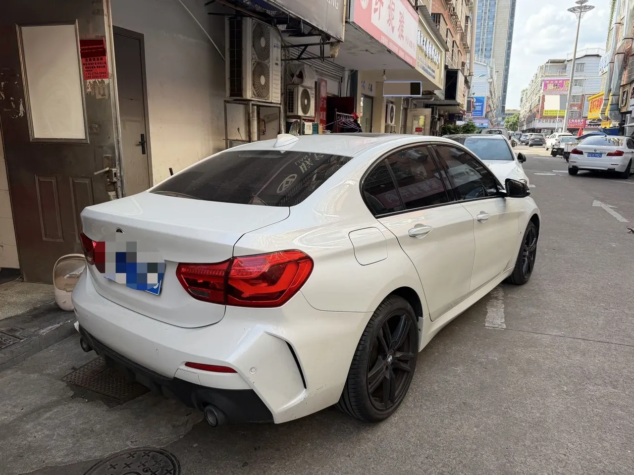 BMW 1 Series 2022 125i 2.0T M Sports Obsidian Night Edition Automatic Gear 4