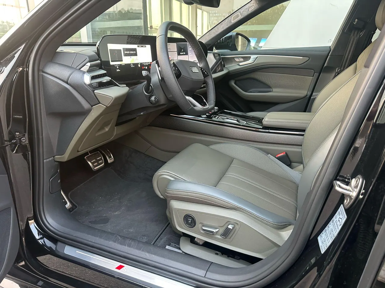 Audi 2026 A6L 2.0T Quattro Enjoy Dynamic Automatic 4