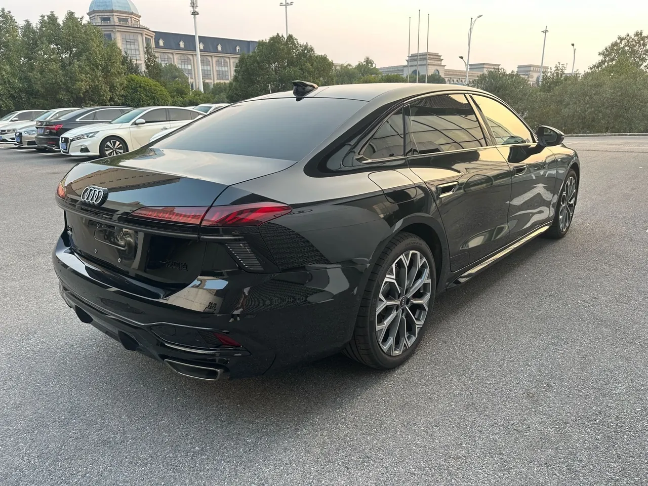 Audi 2026 A6L 2.0T Quattro Enjoy Dynamic Automatic 9