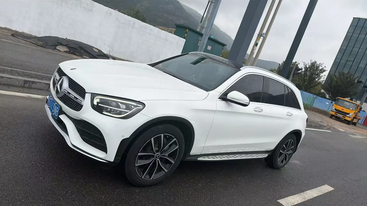 Mercedes Benz 2020 GLC 300 L 4MATIC 2.0T Dynamic (Modified) Automatic Gear - View 1