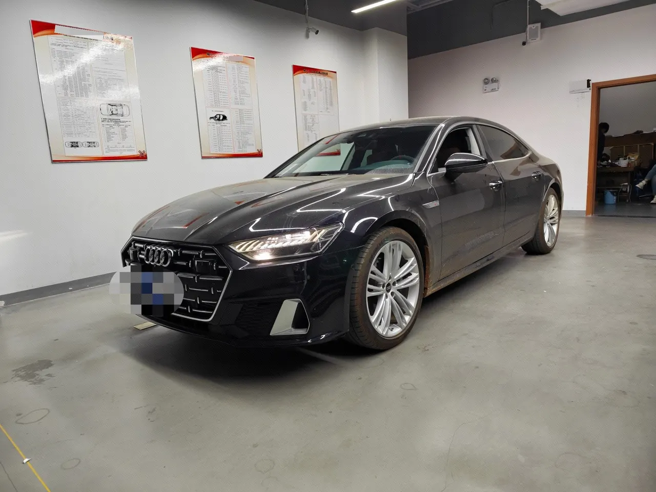Audi 2024 A7L 2.0TFSI 45TFSI Quattro Luxury Automatic - View 1