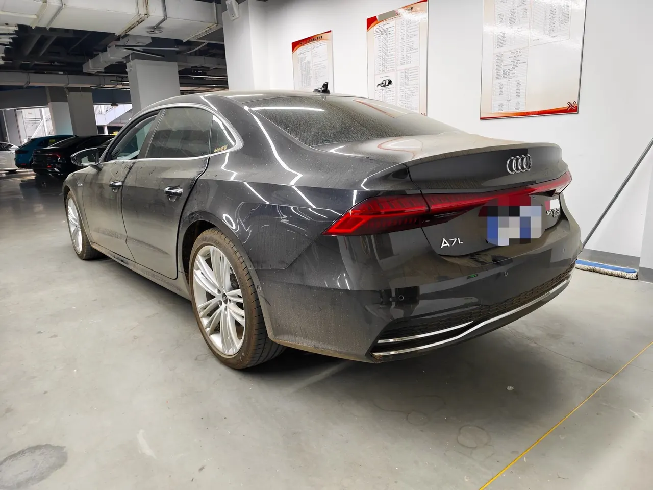Audi 2024 A7L 2.0TFSI 45TFSI Quattro Luxury Automatic 3