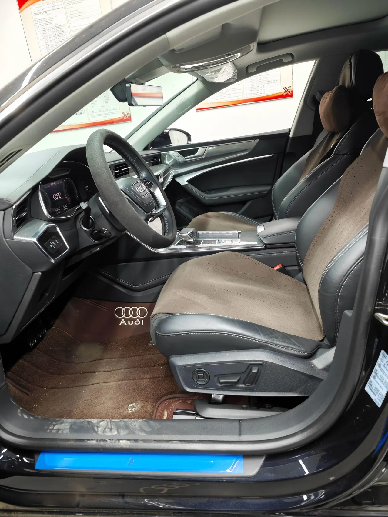 Audi 2024 A7L 2.0TFSI 45TFSI Quattro Luxury Automatic 4