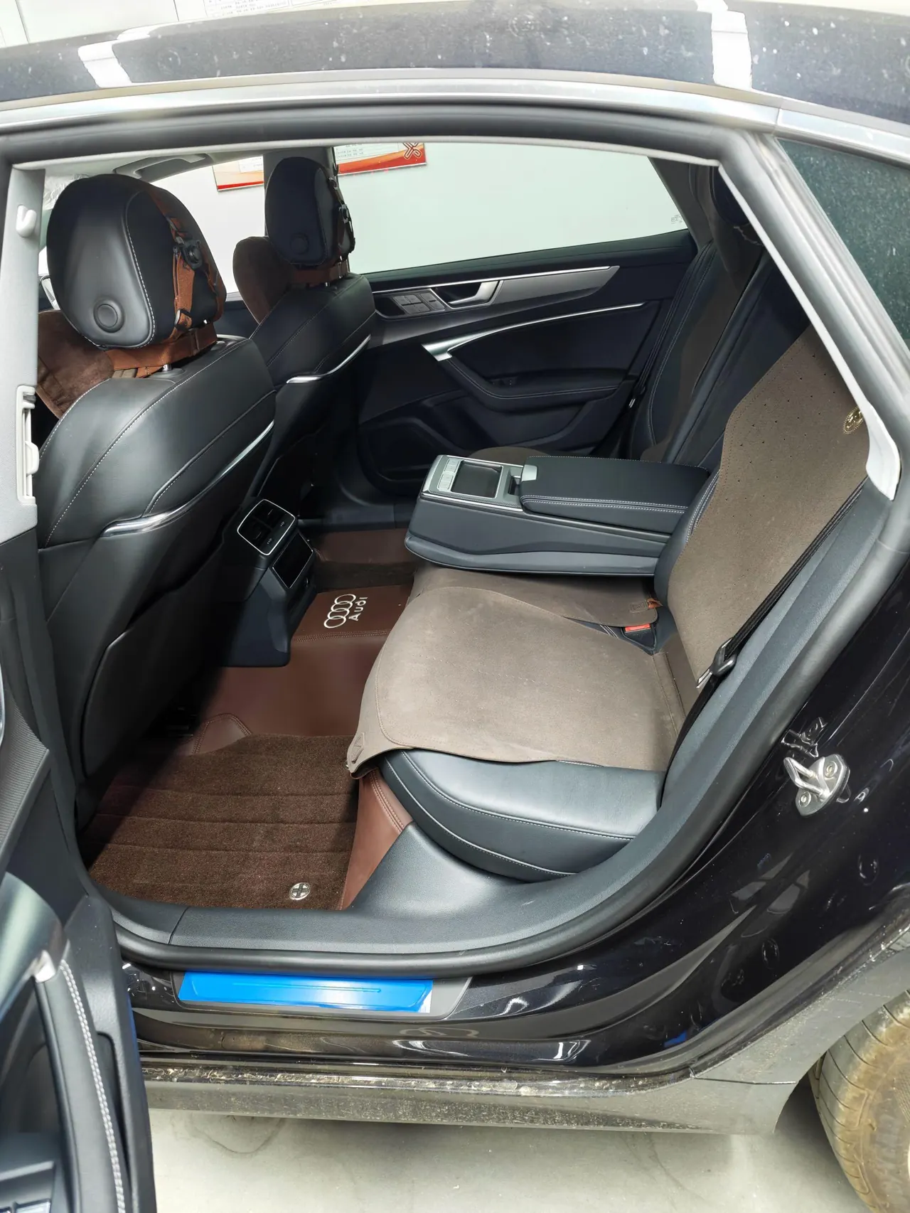 Audi 2024 A7L 2.0TFSI 45TFSI Quattro Luxury Automatic 5