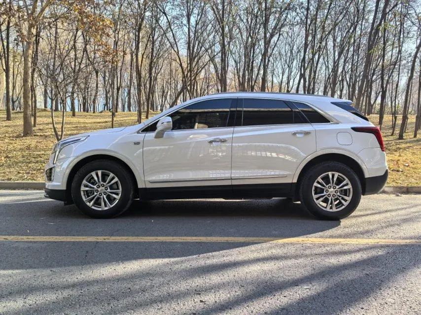 Cadillac 2023 XT5 48V 2.0T Two-Drive Fashion Automatic Gear 4