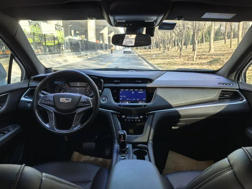 Cadillac 2023 XT5 48V 2.0T Two-Drive Fashion Automatic Gear 6