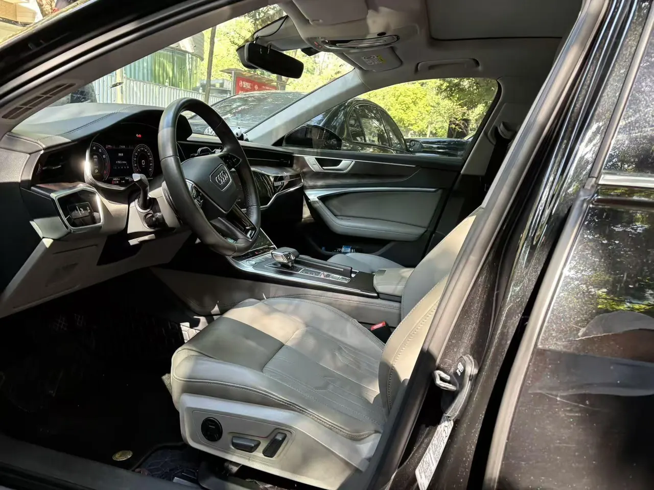 Audi 2020 A6L 2.0TFSI 45TFSI Quattro enjoy elegant automatic gear 3