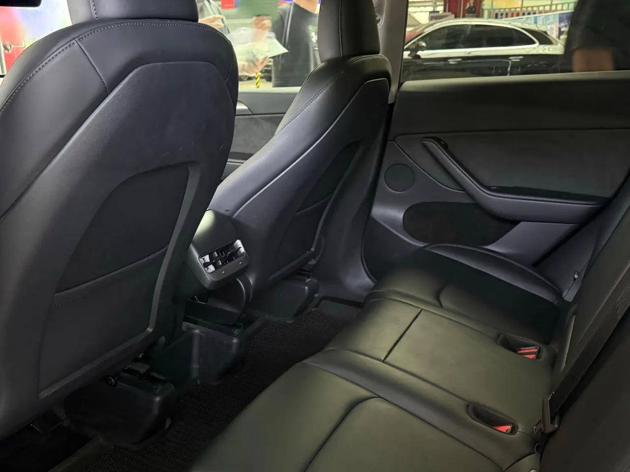 Tesla 2022 Model Y rear-wheel drive version (facelift) automatic gear 4