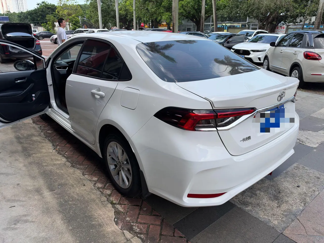 Toyota 2021 corolla 1.2T stepless elite PLUS version of automatic gear 3