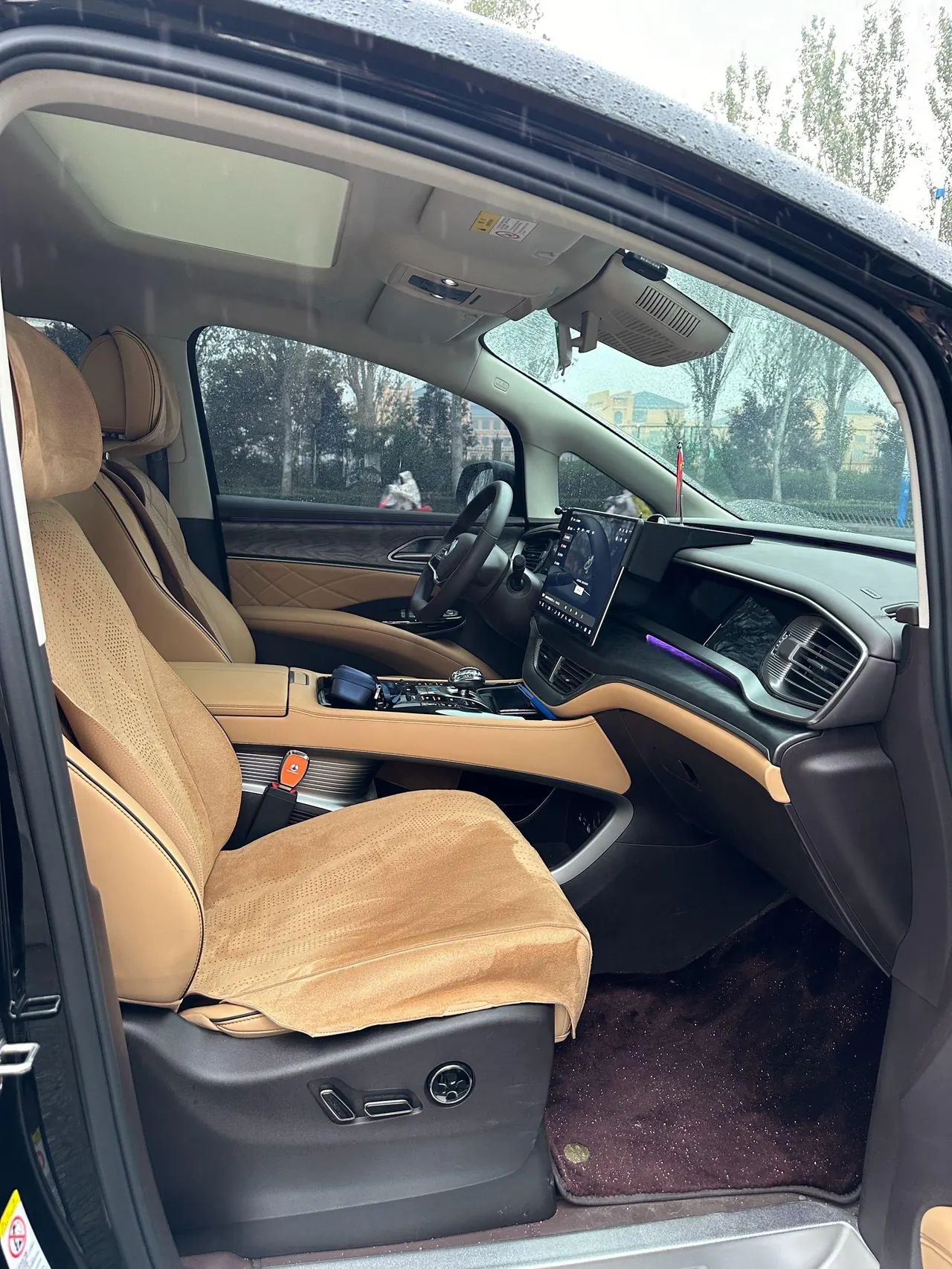 Denza 2024 Denza D9 DM-i 1.5T stepless 980 four-wheel drive distinguished automatic gear 7