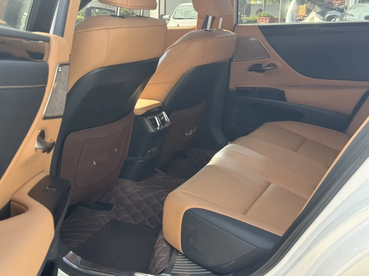 Lexus ES (Imported) 2022 ES200 2.0 Stepless Premium Edition Automatic Gear 5