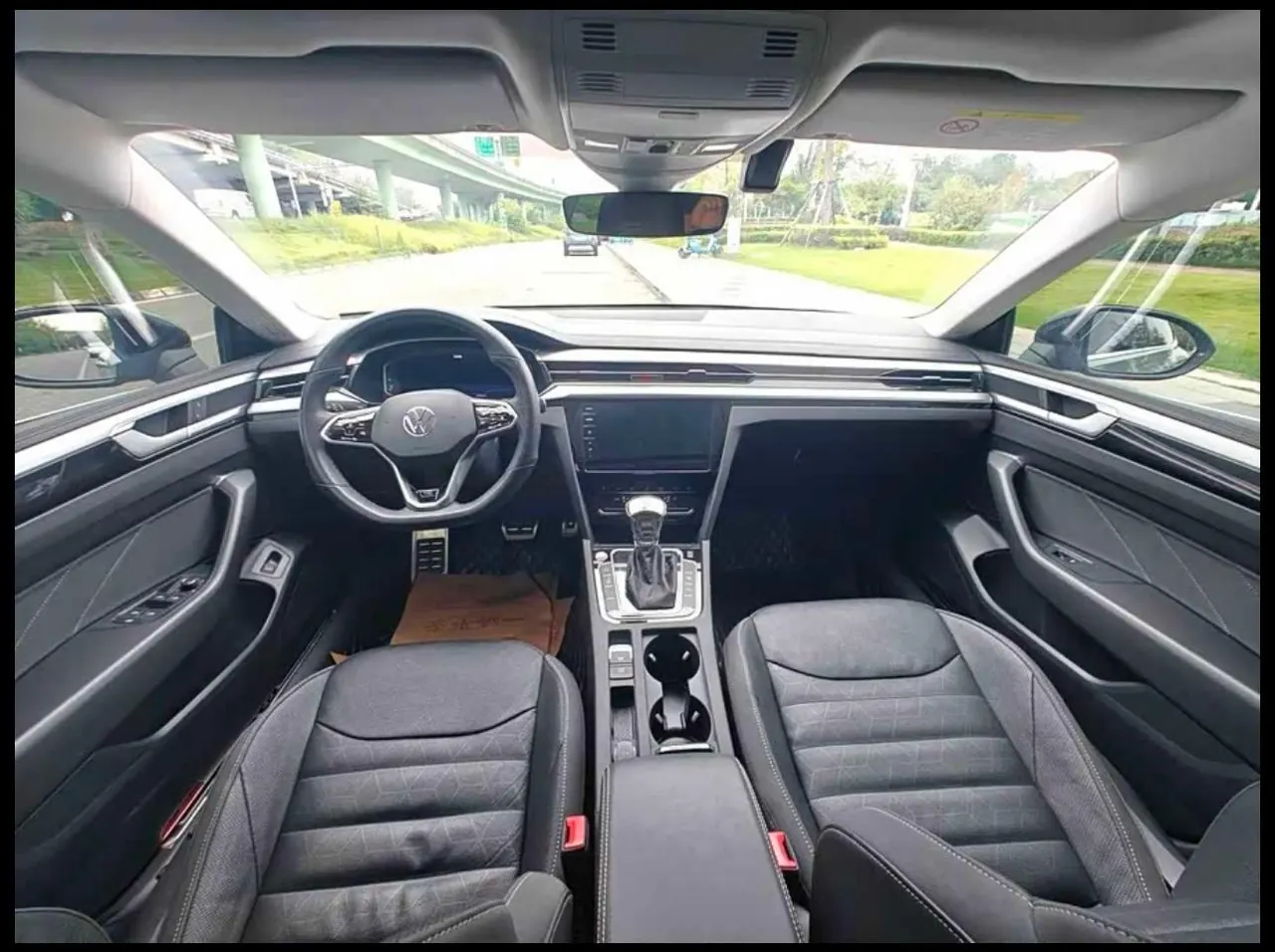 Volkswagen 2021 CC 2.0TSI 380TSI eye-catching automatic gear 4