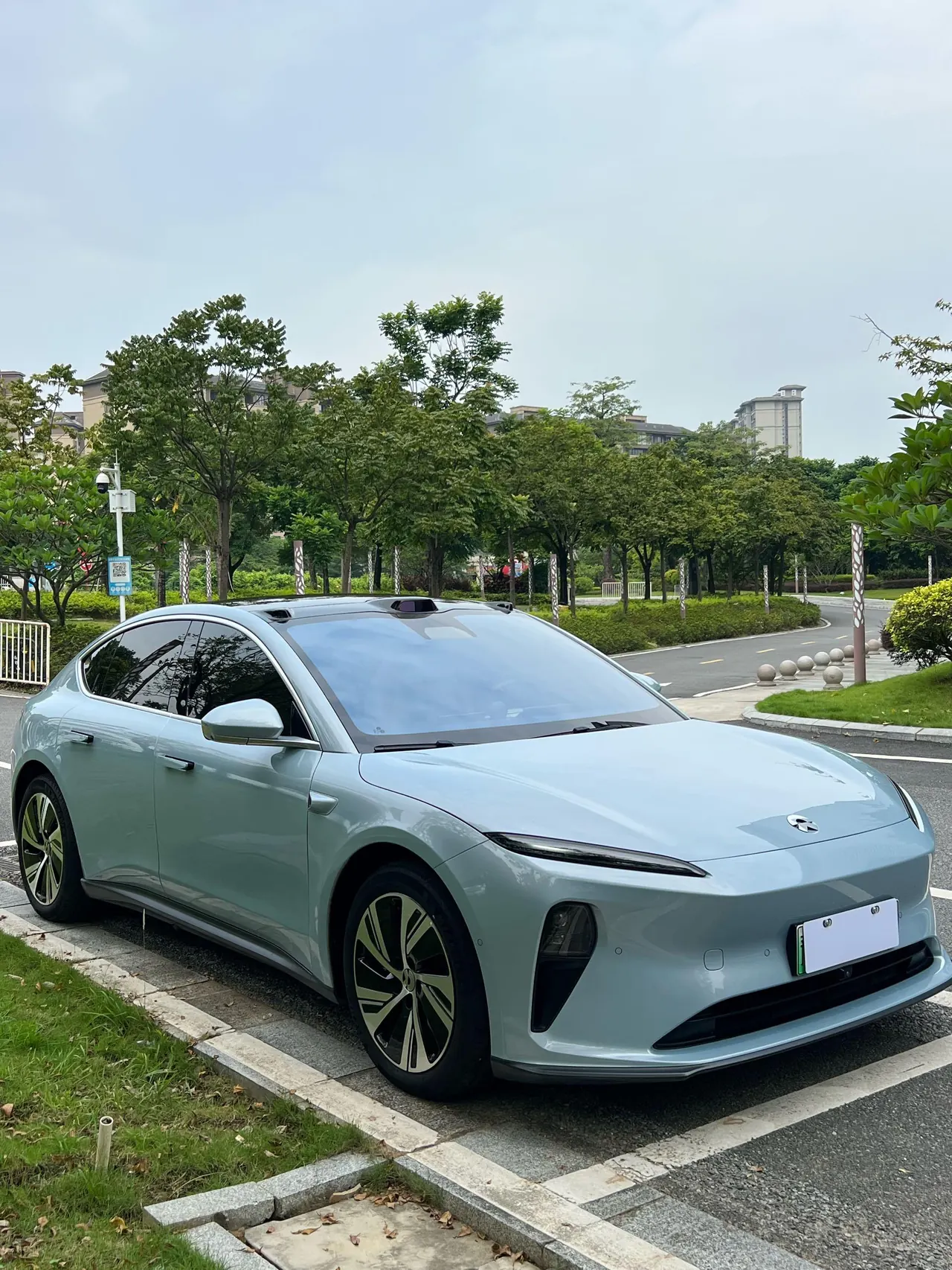 NIO 2022 ET5 75kWh automatic gear 3