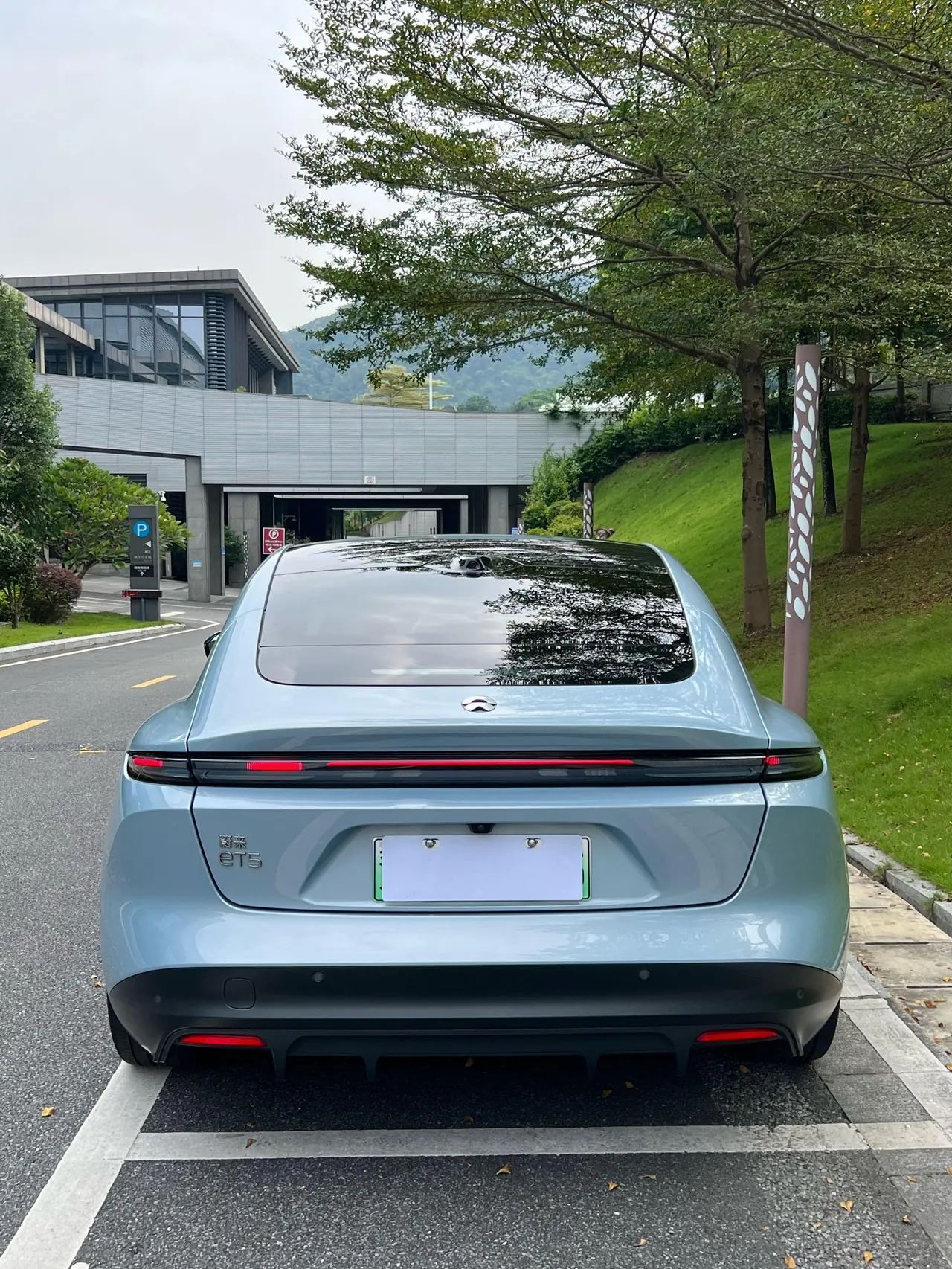 NIO 2022 ET5 75kWh automatic gear 5