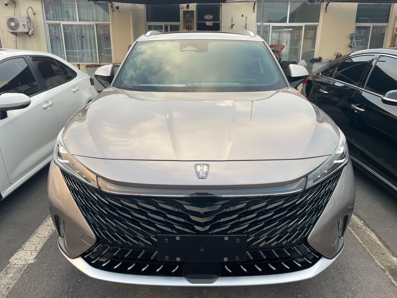 Roewe 2023 eRX5 1.5T Super Mixed Screen Edition Automatic Gear 2