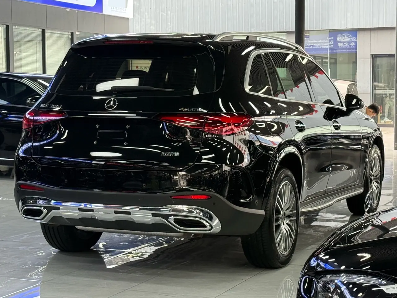 Mercedes Benz 2023 GLC 300 L 4MATIC 48V 2.0T dynamic 7-seat automatic gear 9