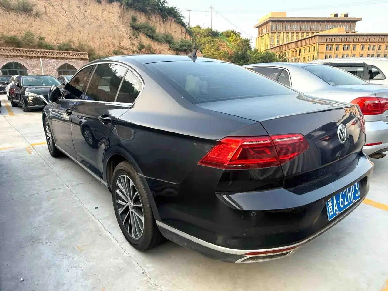 Volkswagen 2020 Magotan 2.0TSI 330TSI luxury automatic transmission 3