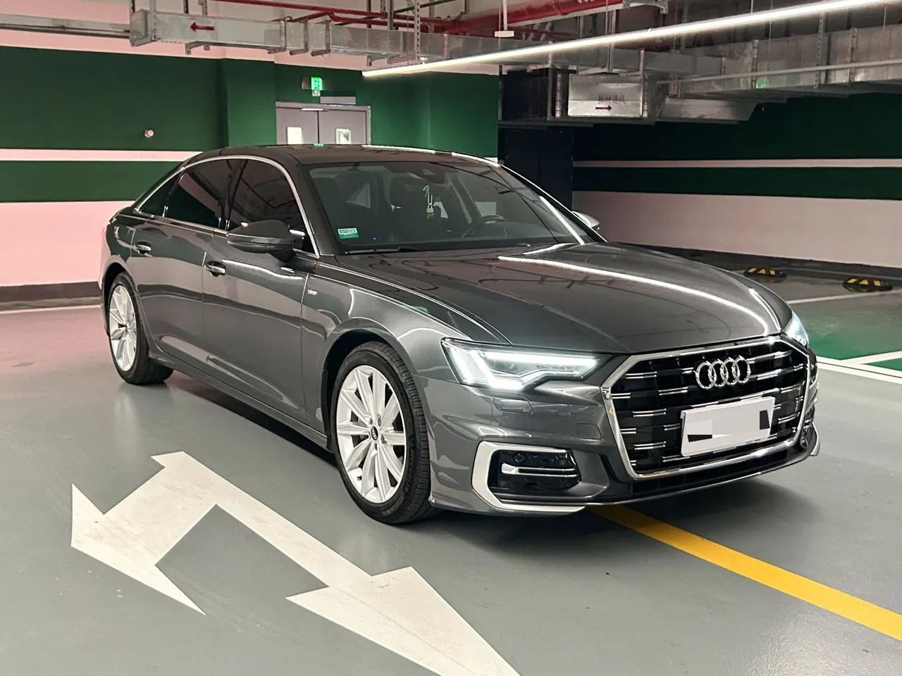 Audi 2023 A6L 2.0TFSI 45TFSI Zhenzhiya Automatic Gear 3