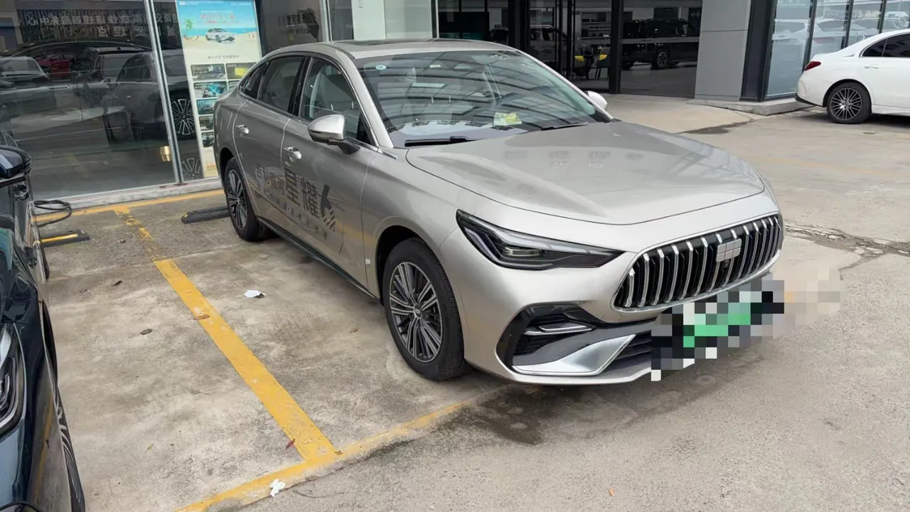 Geely Galaxy 2025 xingyao 6 EM-i 1.5 125km exploration version automatic gear 2