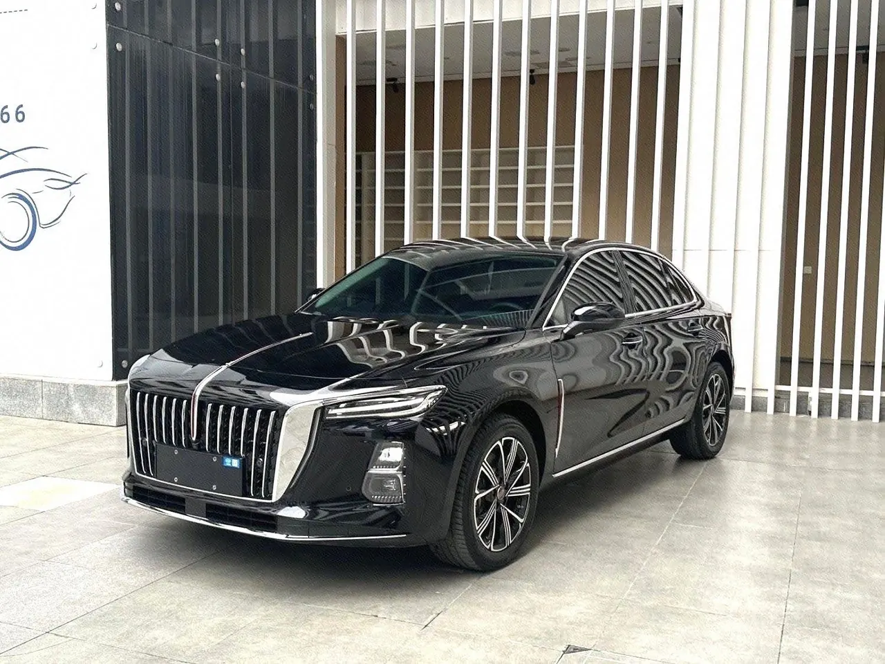 HongQi 2025 H5 PHEV 1.5T 130 Super Hybrid Automatic Gear - View 1