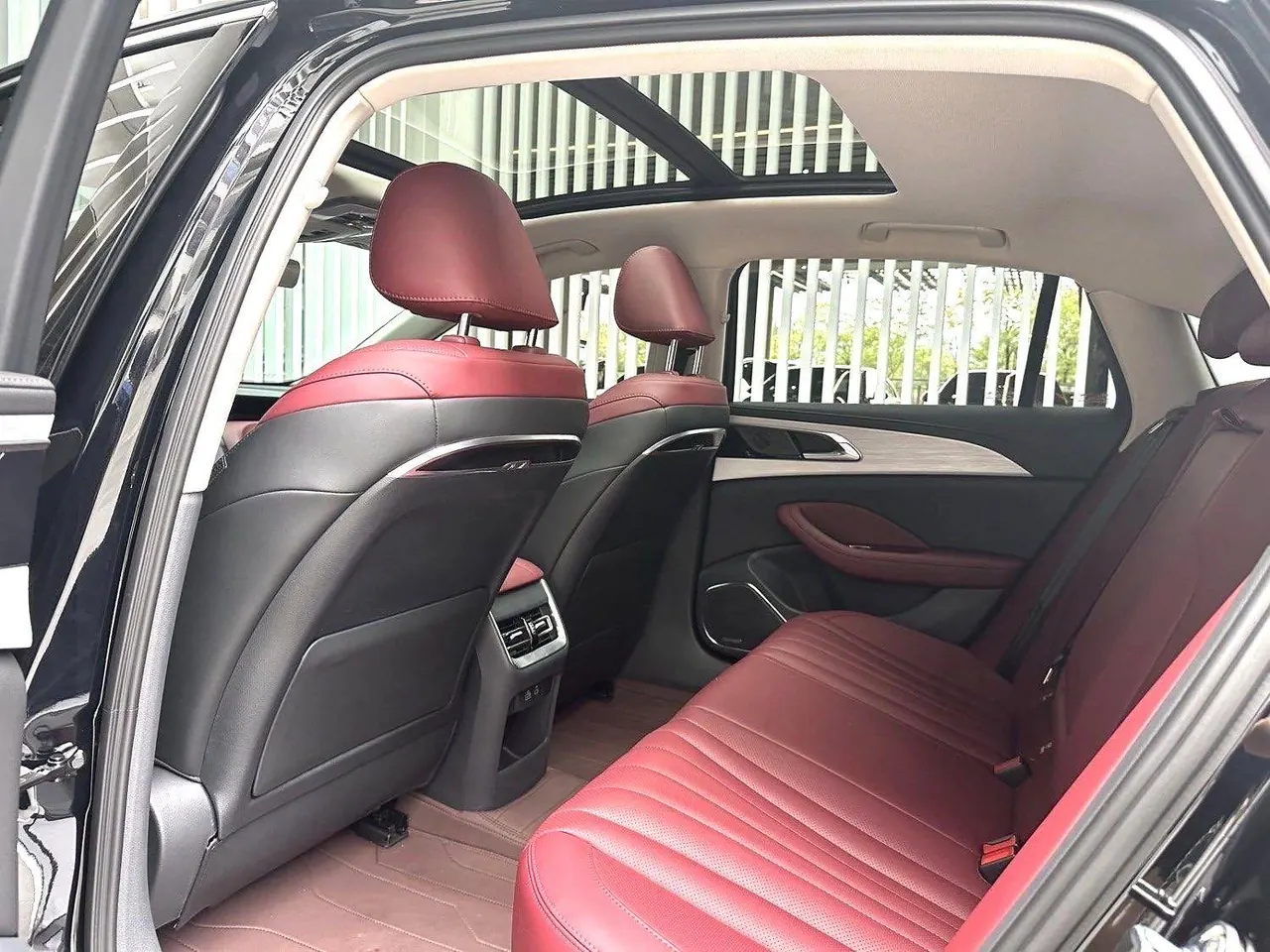 HongQi 2025 H5 PHEV 1.5T 130 Super Hybrid Automatic Gear 2