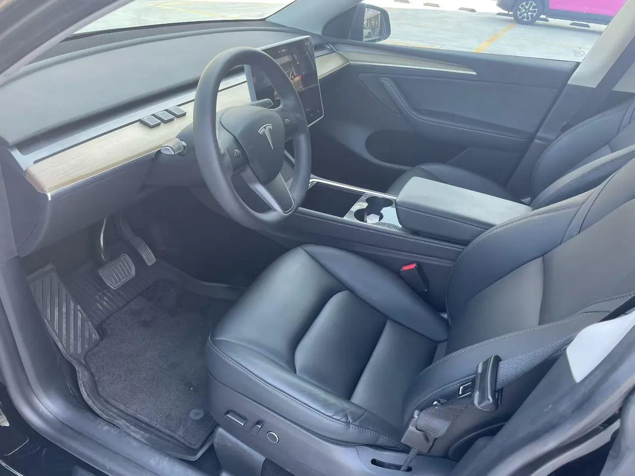 Tesla 2022 Model Y rear-wheel drive version (facelift) automatic gear 4