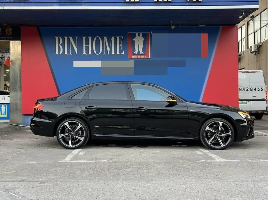 Audi 2024 A4L 2.0TFSI 40TFSI Deluxe Dynamic Automatic 2