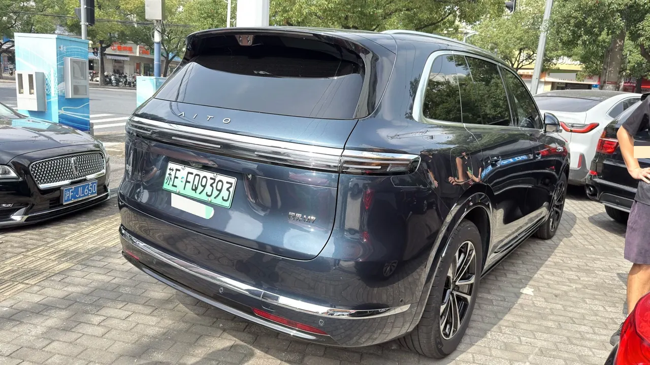 AITO 2026 AITO M7 extended range Max 4-wheel drive version 5 (192-line laser Radar) automatic gear 3