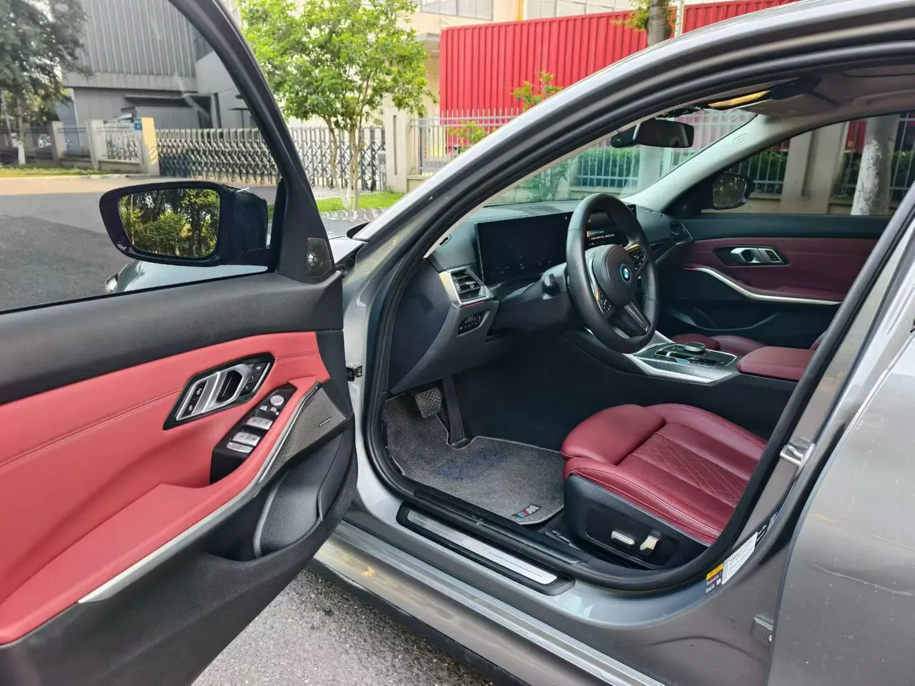 BMW 2022 i3 eDrive 35L automatic gear 6