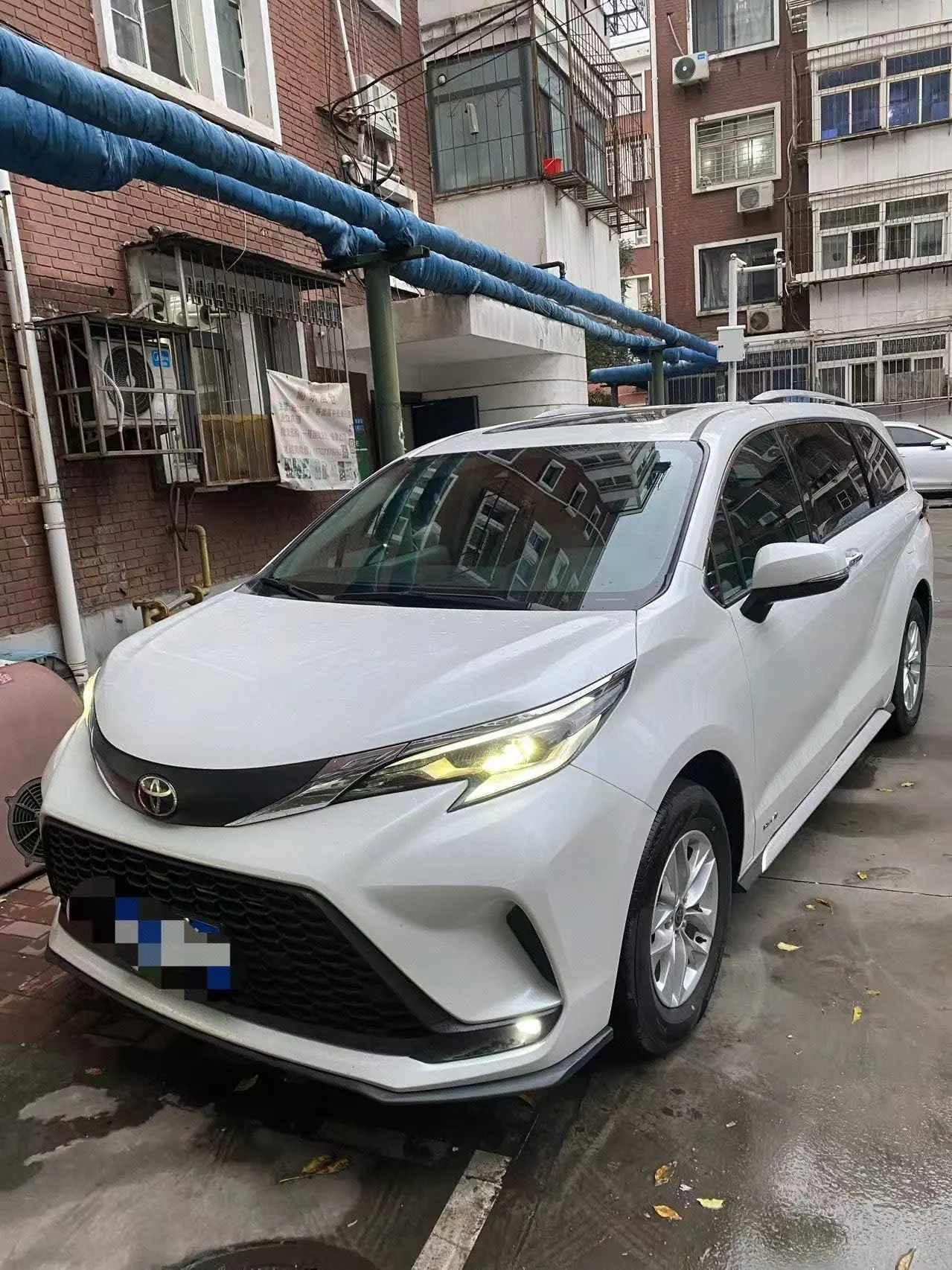 Toyota 2024 Grevia HYBRID 2.5 Stepless Comfort Edition Automatic Transmission - View 1