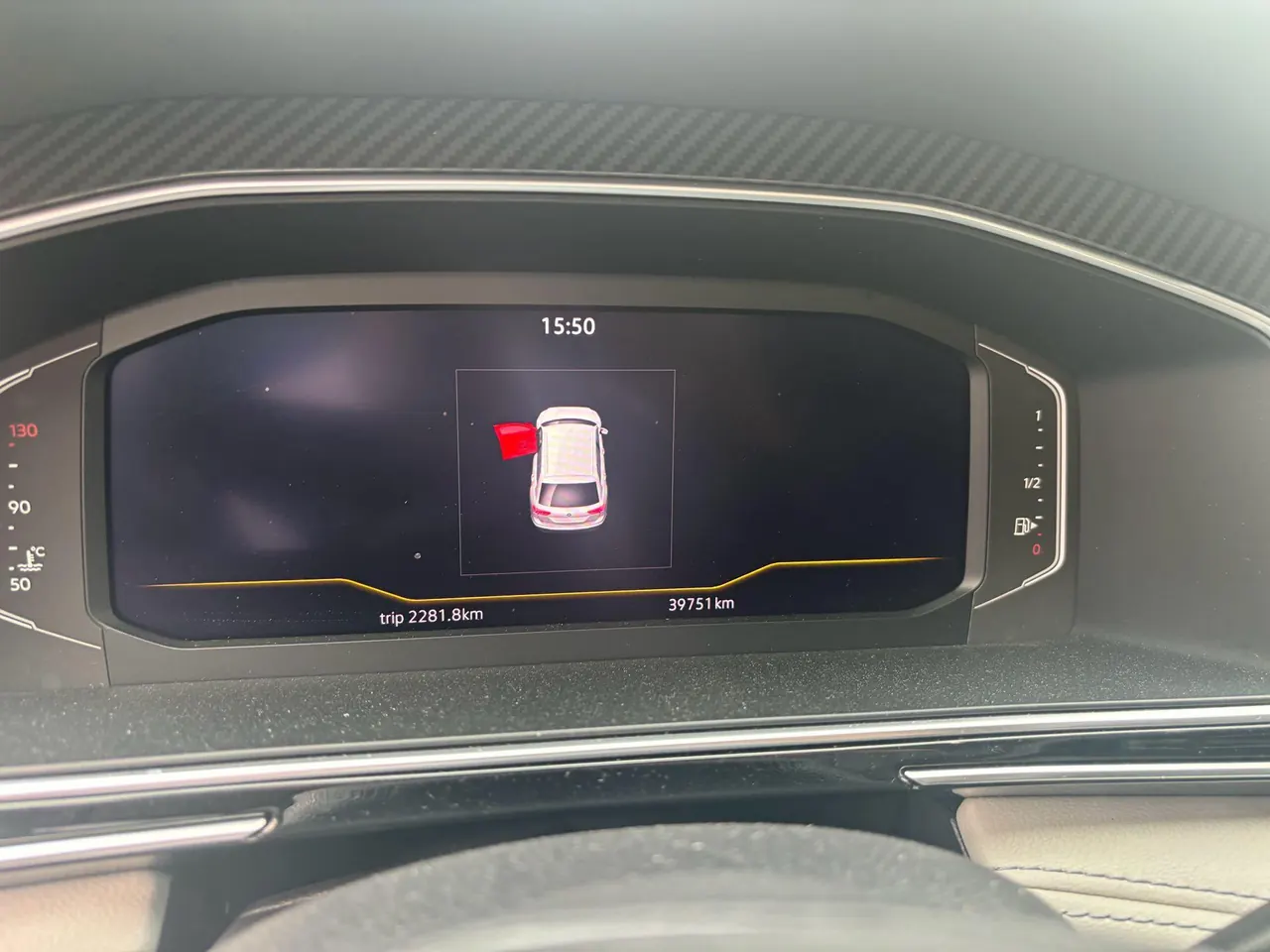 Volkswagen 2022 Tiguan L R-Line 2.0TSI 330TSI Two-Drive R-Line Overdrive Automatic Gear 6