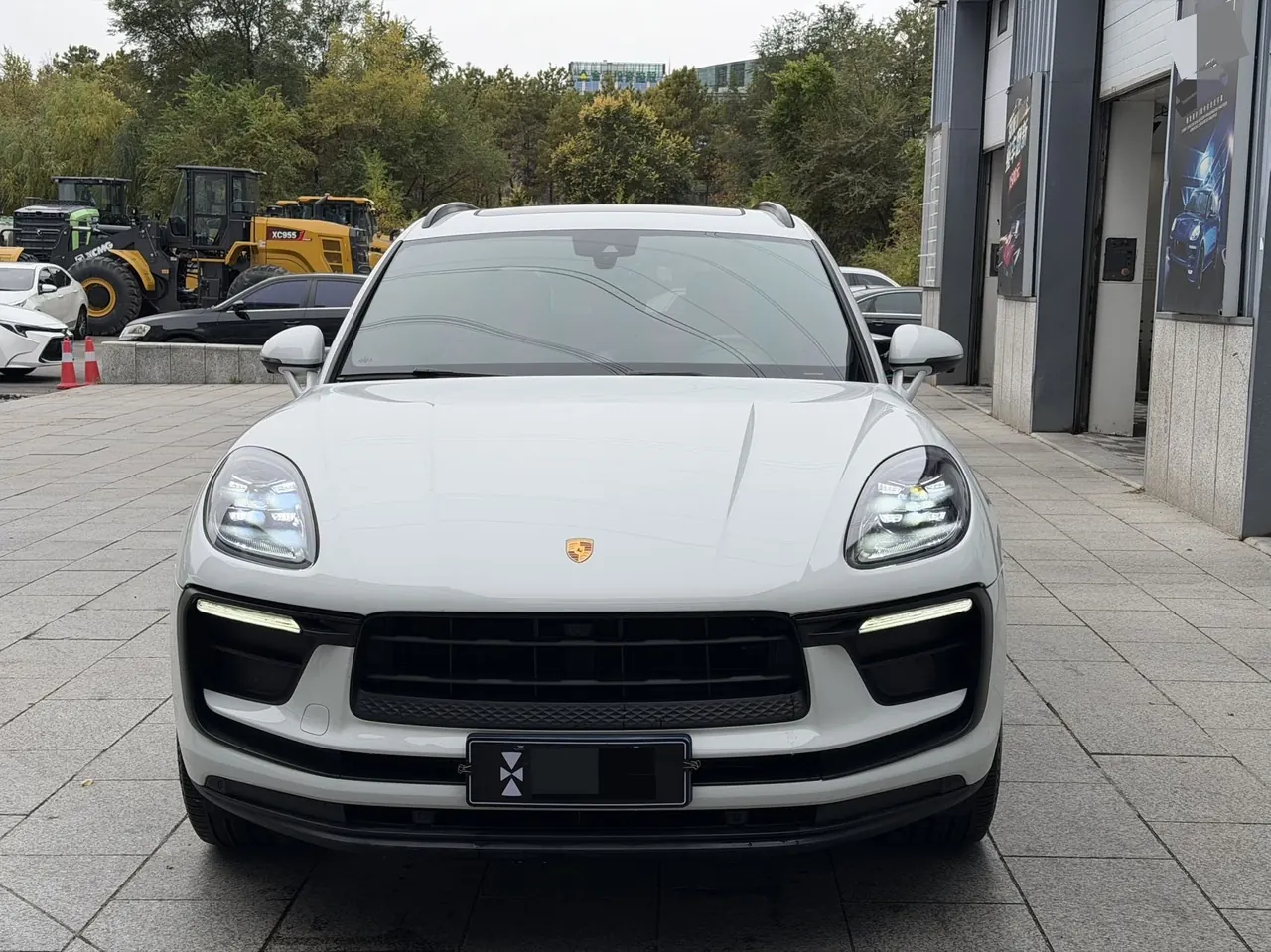 Porsche Macan (Imported) 2023 Macan 2.0T Automatic Gear 2