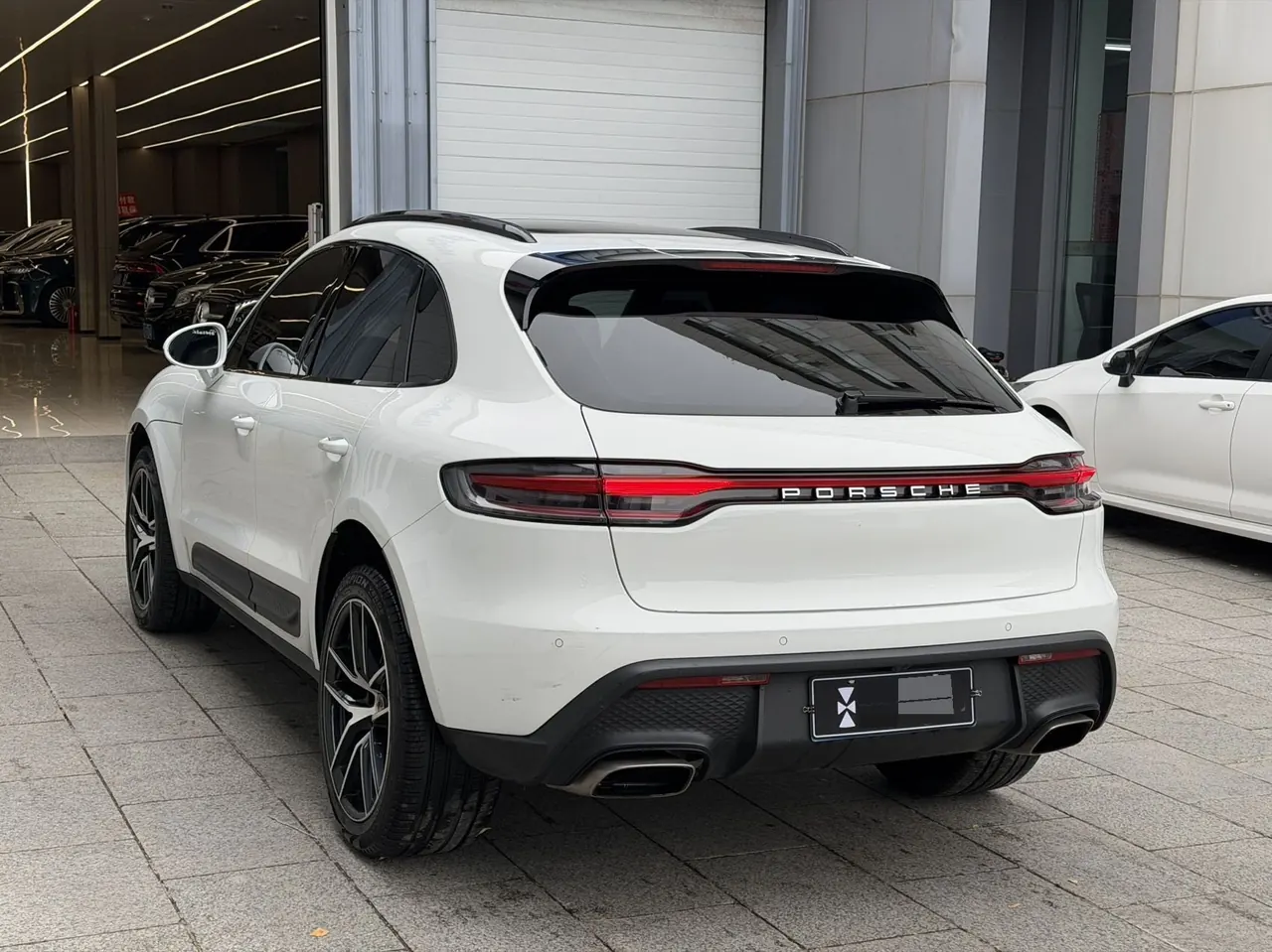 Porsche Macan (Imported) 2023 Macan 2.0T Automatic Gear 4
