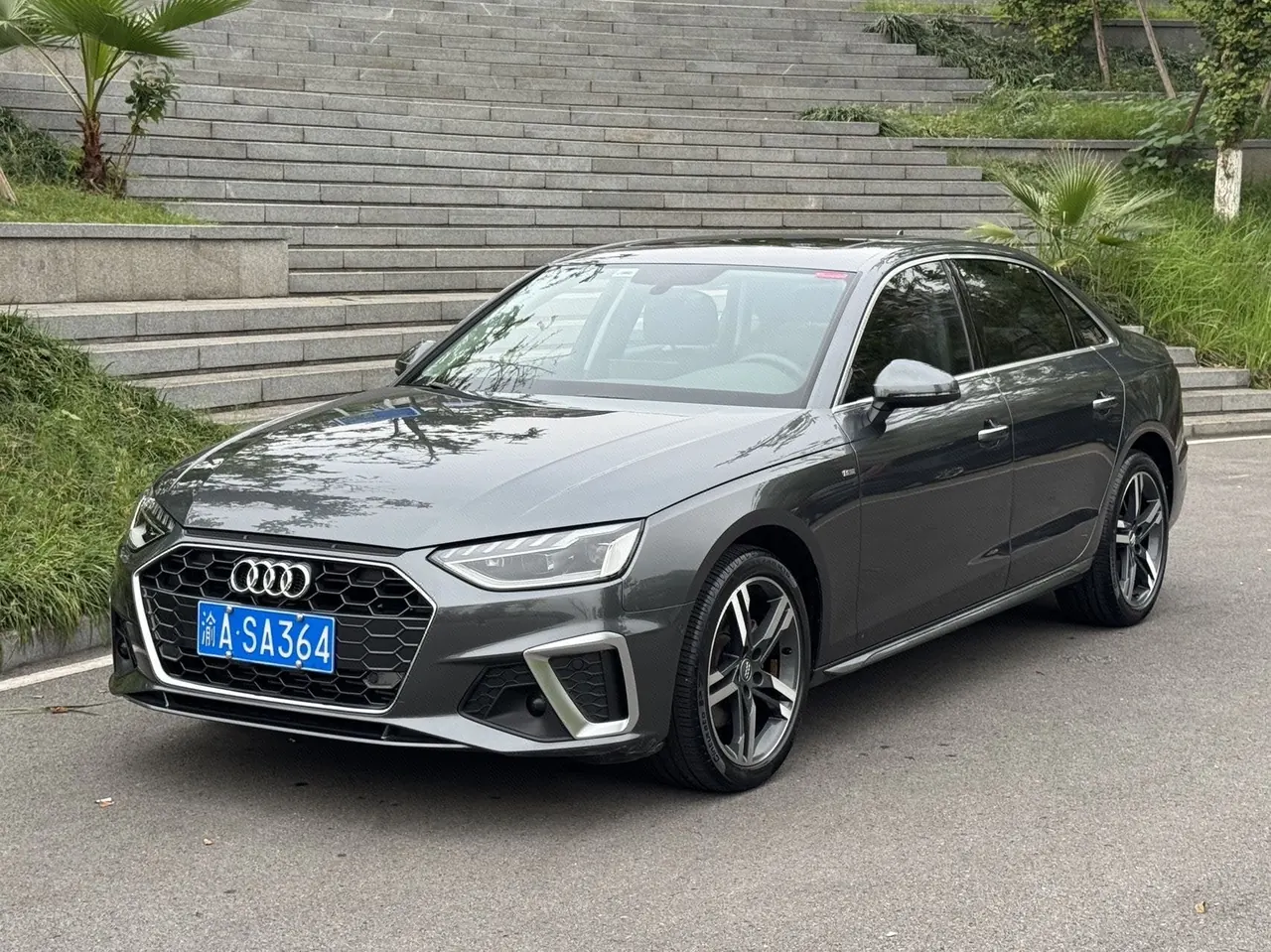 Open image lightbox: Audi 2020 A4L 2.0TFSI 40TFSI Deluxe Dynamic Automatic