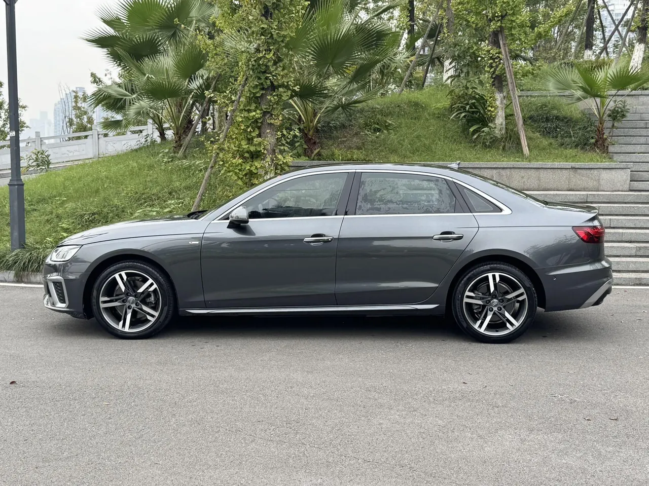 Audi 2020 A4L 2.0TFSI 40TFSI Deluxe Dynamic Automatic 3