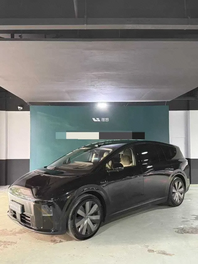 Li 2025 i8 Standard Edition Automatic Gear - View 1
