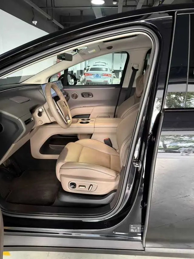 Li 2025 i8 Standard Edition Automatic Gear 7