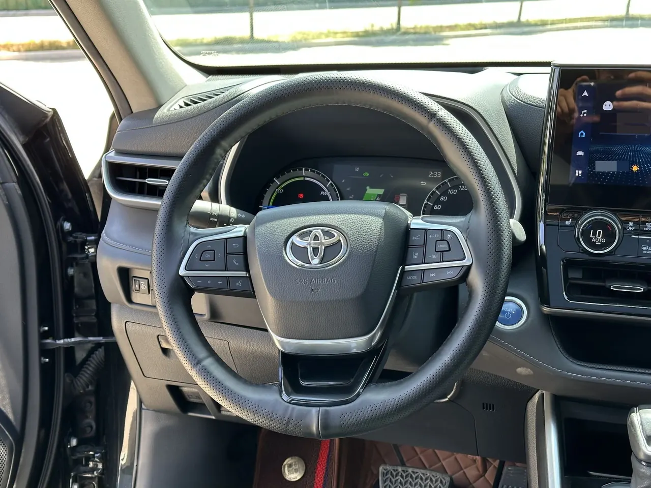 Toyota 2022 Highlander Dual Engine 2.5 Stepless Four-wheel Drive Premium Edition 7-seat Automatic Gear 4