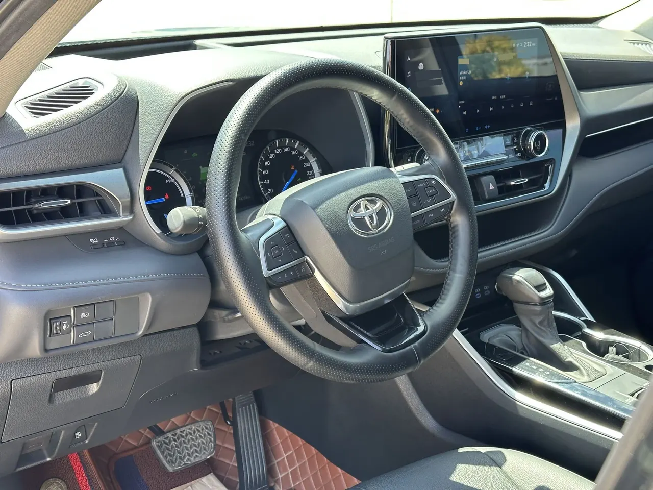 Toyota 2022 Highlander Dual Engine 2.5 Stepless Four-wheel Drive Premium Edition 7-seat Automatic Gear 6