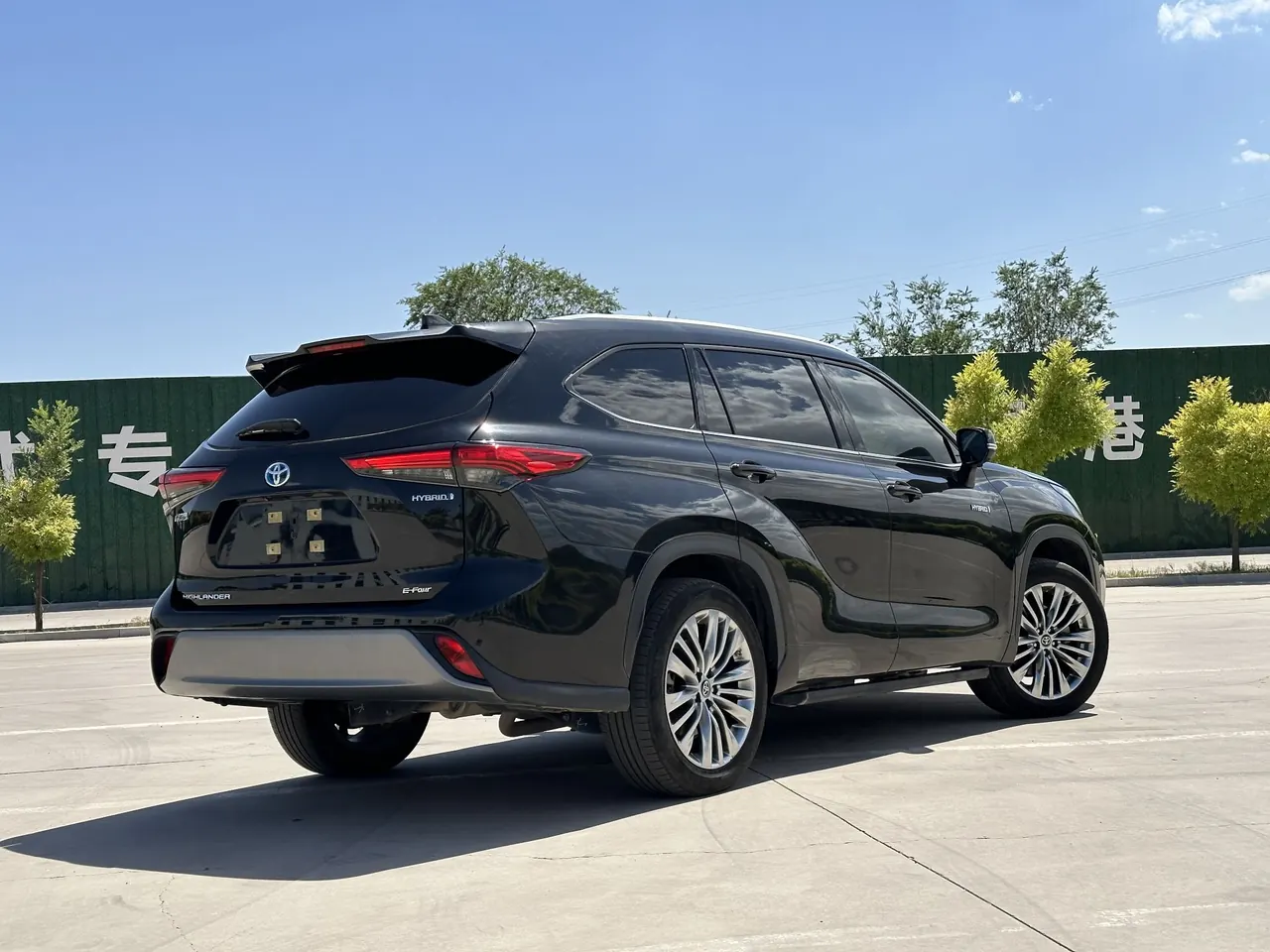 Toyota 2022 Highlander Dual Engine 2.5 Stepless Four-wheel Drive Premium Edition 7-seat Automatic Gear 8