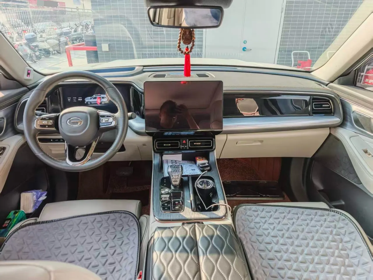 Chuanqi 2022 GS8 Hybrid 2.0TM Stepless Four-wheel Drive Premium Edition Seven-seat Automatic Gear 8